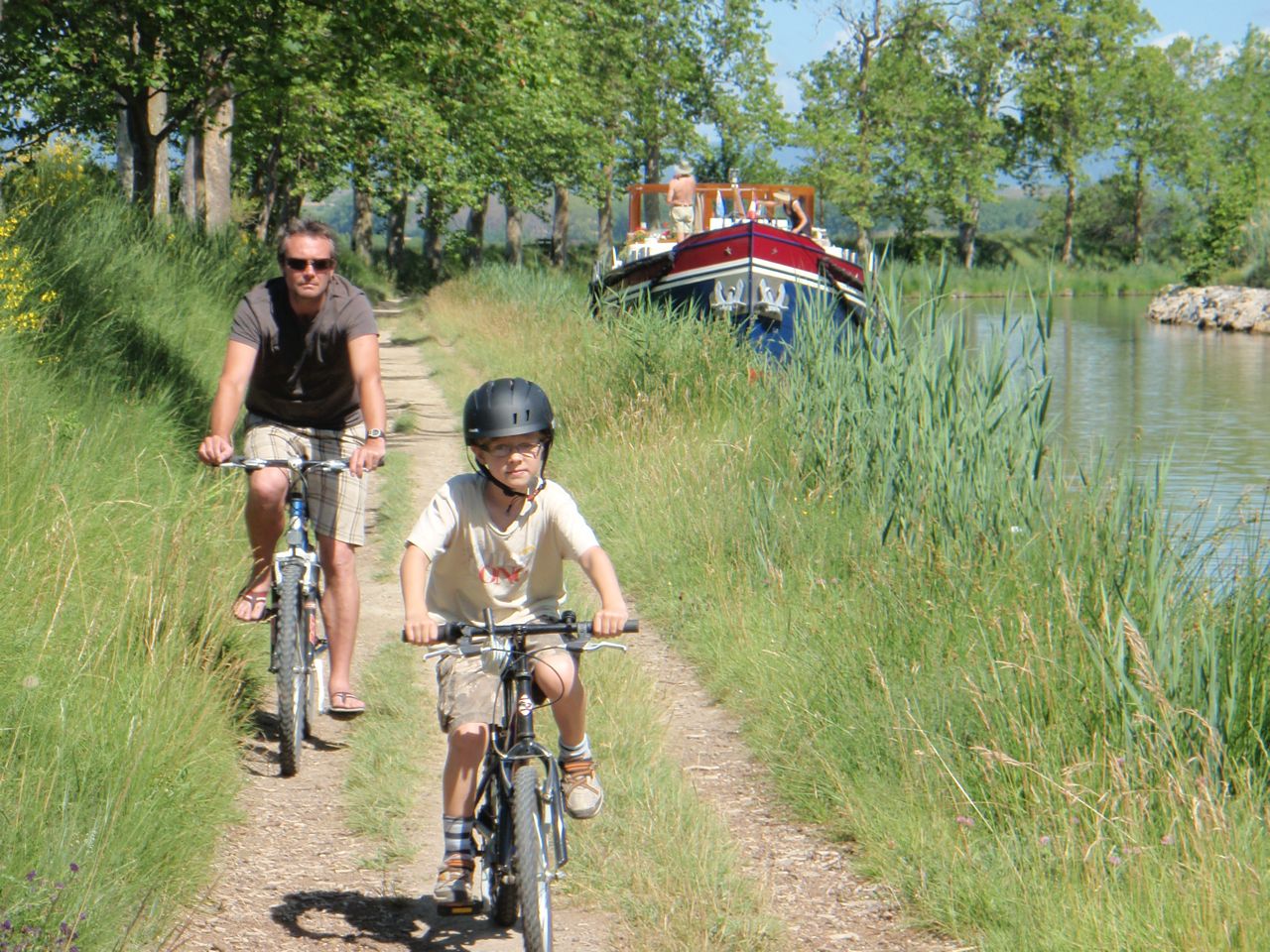 Poilhes route from Capestang along Canal du Midi