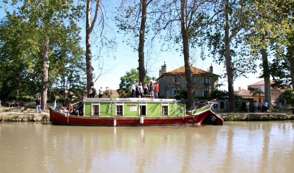 tours on the post office canal boat for free