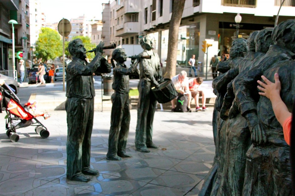 Tarragona Monument Statue 
