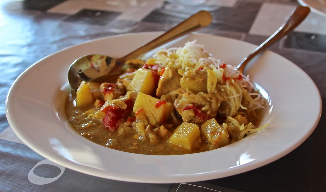 korma curry with lime, potatoes and ginger